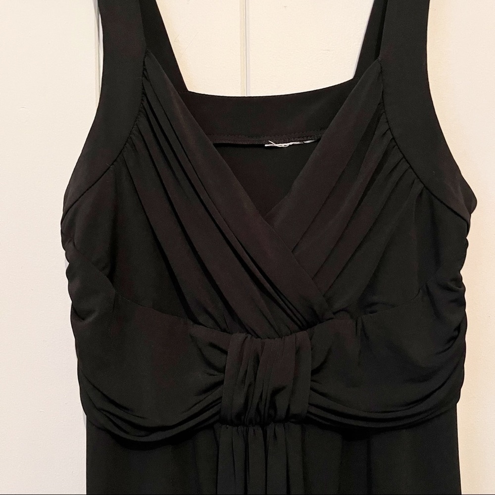 Black Dress. Slinky material. - Picture 3 of 8